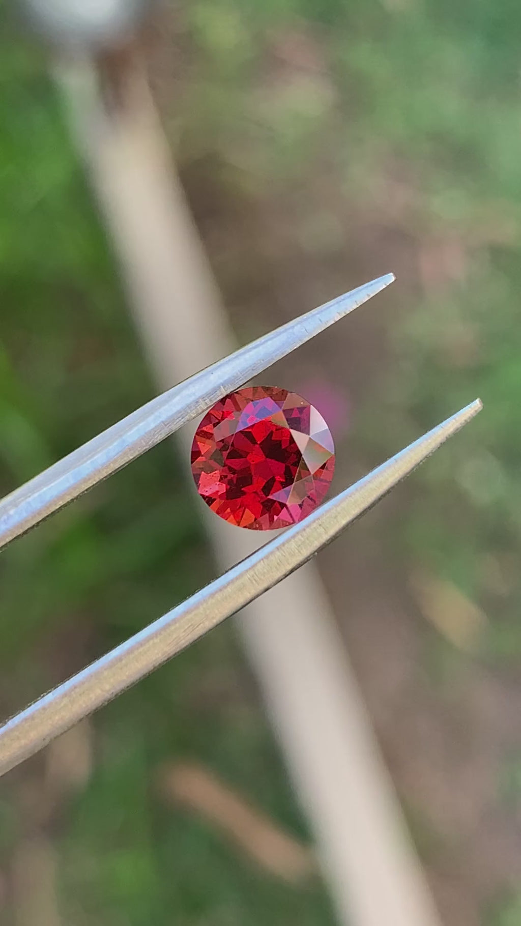 Round Brilliant Cut Red Garnet - 1.45CT