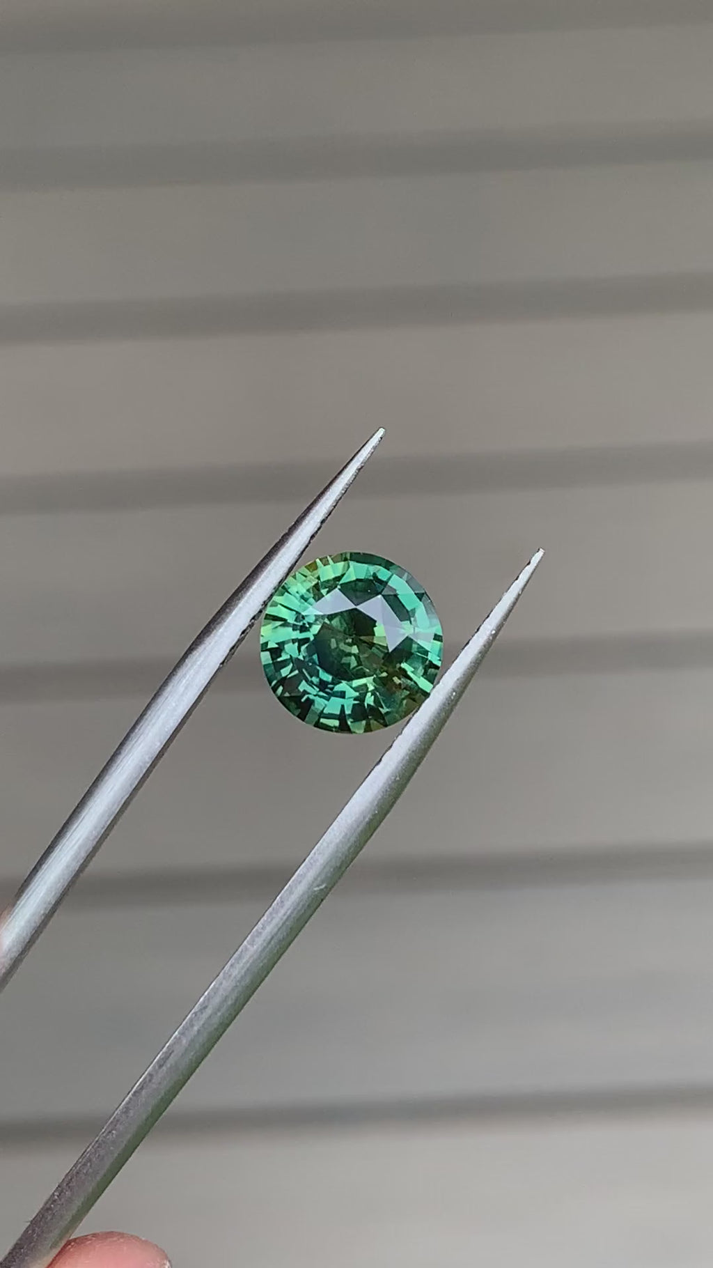 Round Brilliant Cut Parti Sapphire - 3.08CT