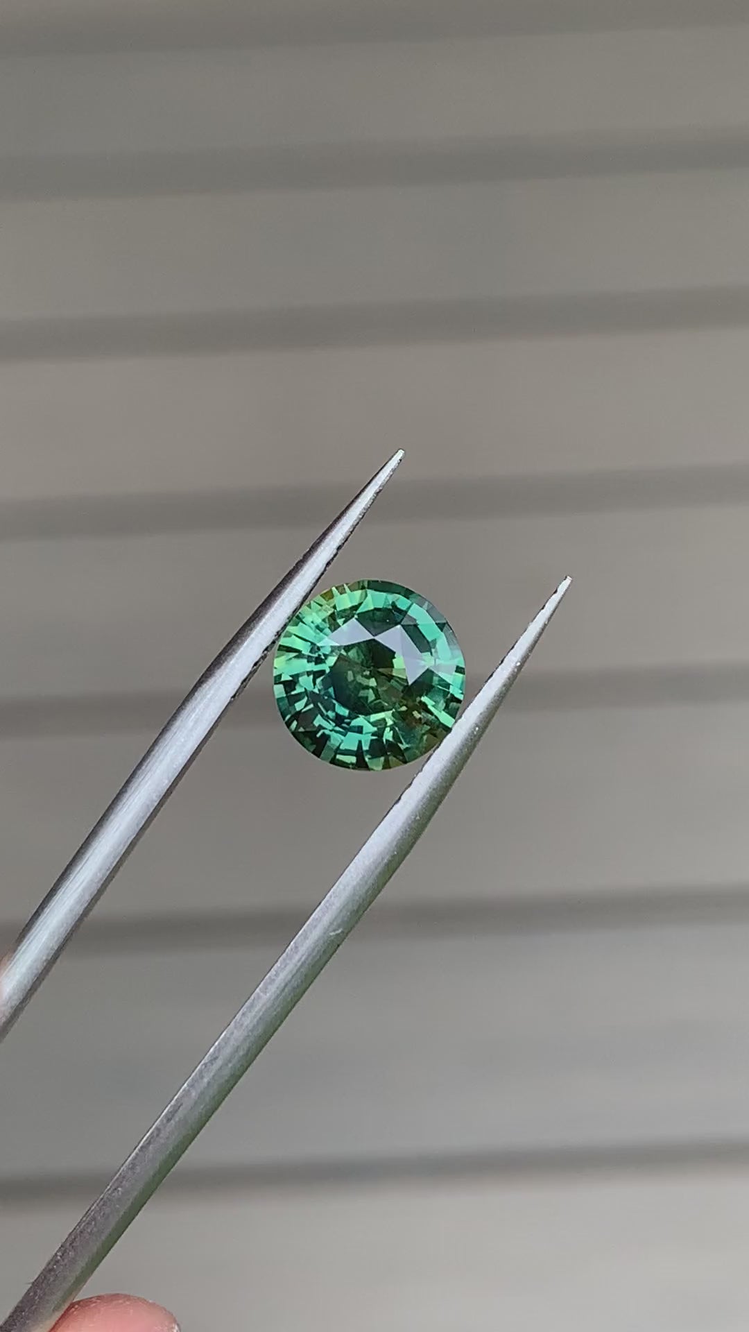 Round Brilliant Cut Parti Sapphire - 3.08CT